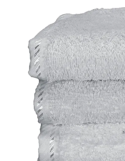 Bath Towel 70X140cm in light grey