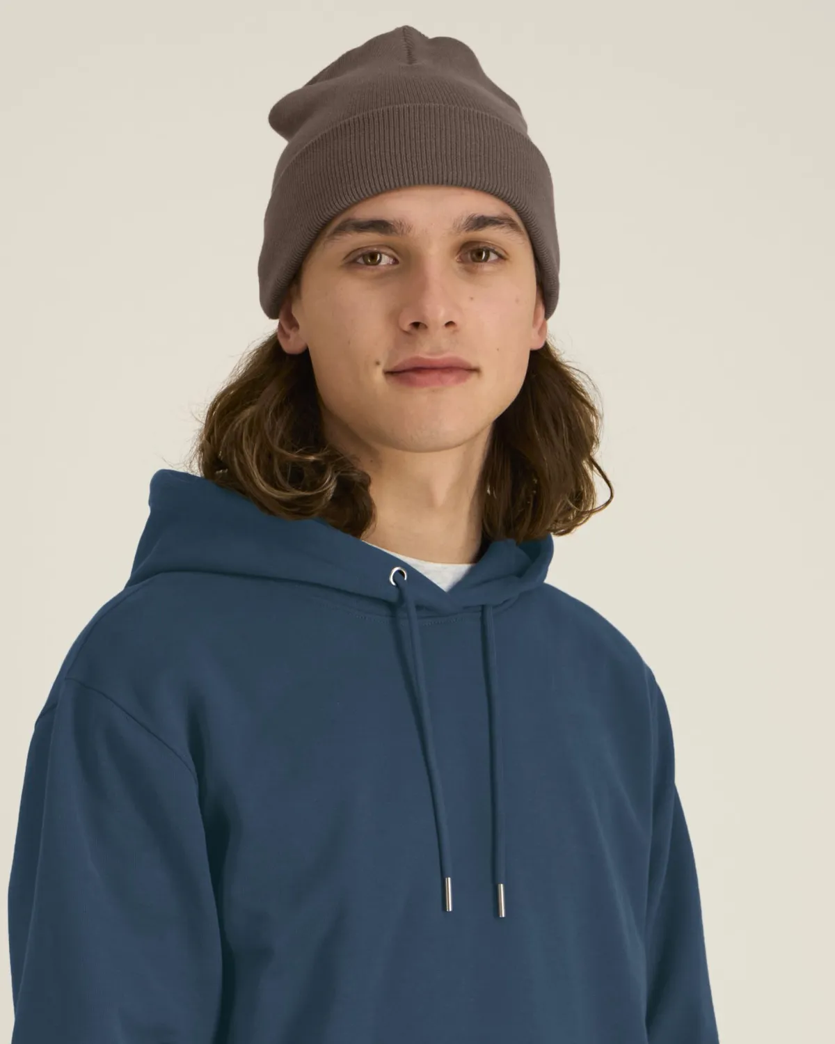 Rib Beanie in mocha, voorkant