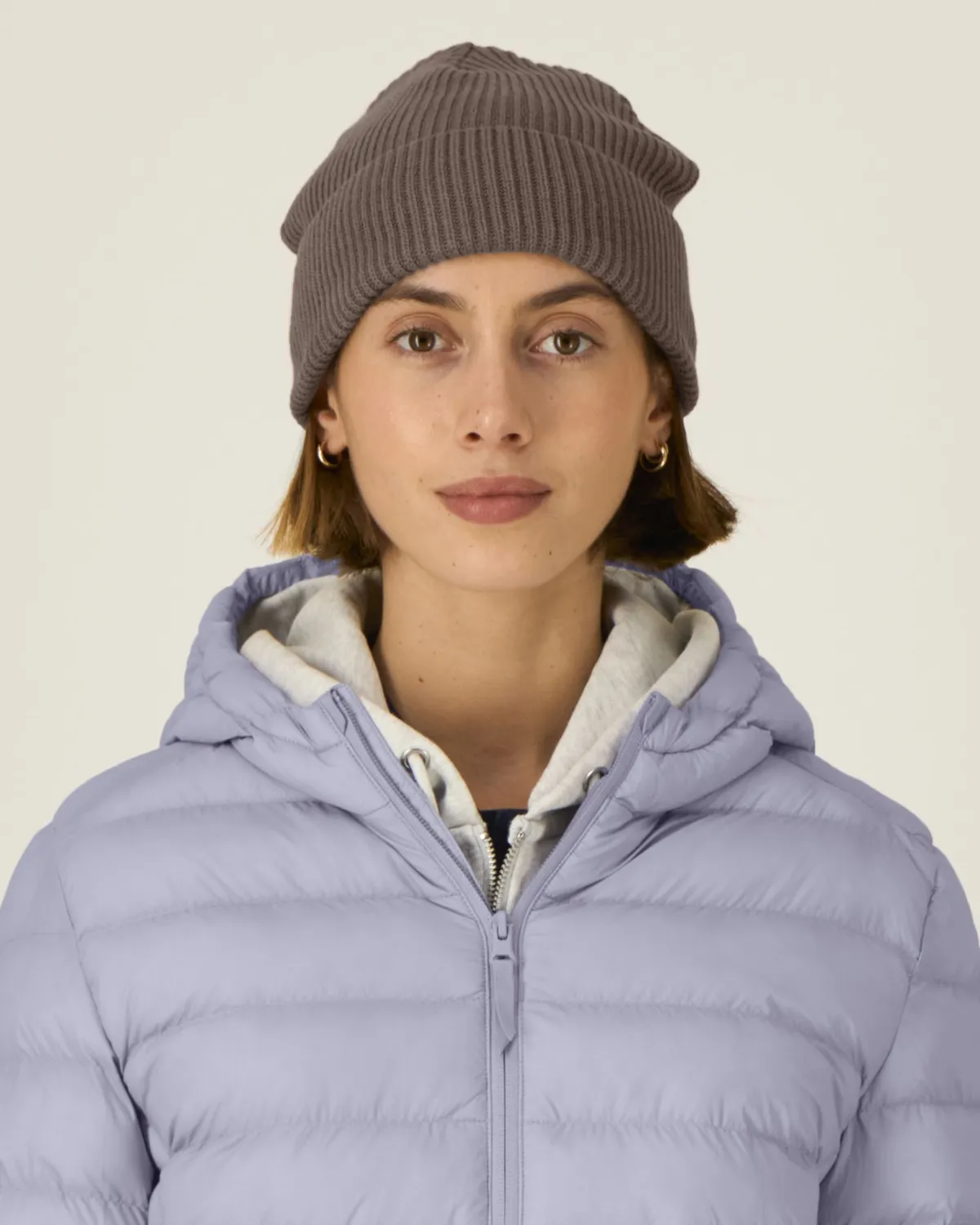 Fisherman Beanie in mocha, voorkant