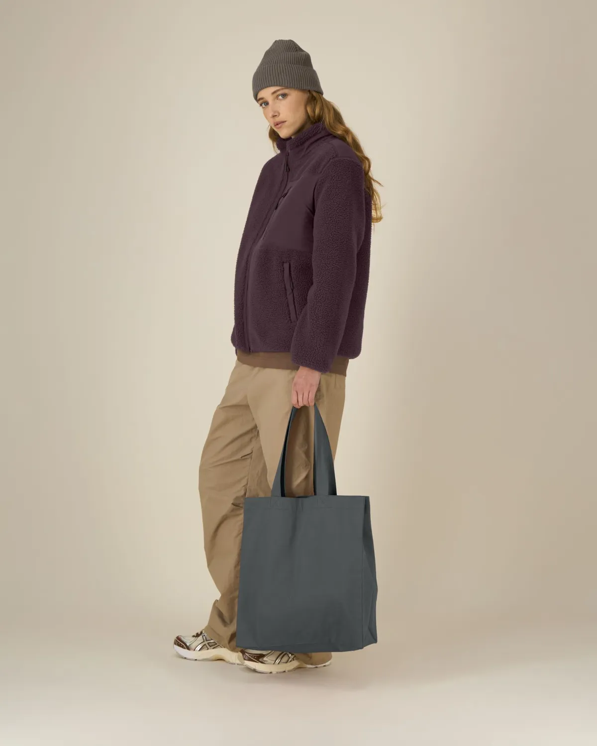 Mid Tote Bag in anthracite, voorkant
