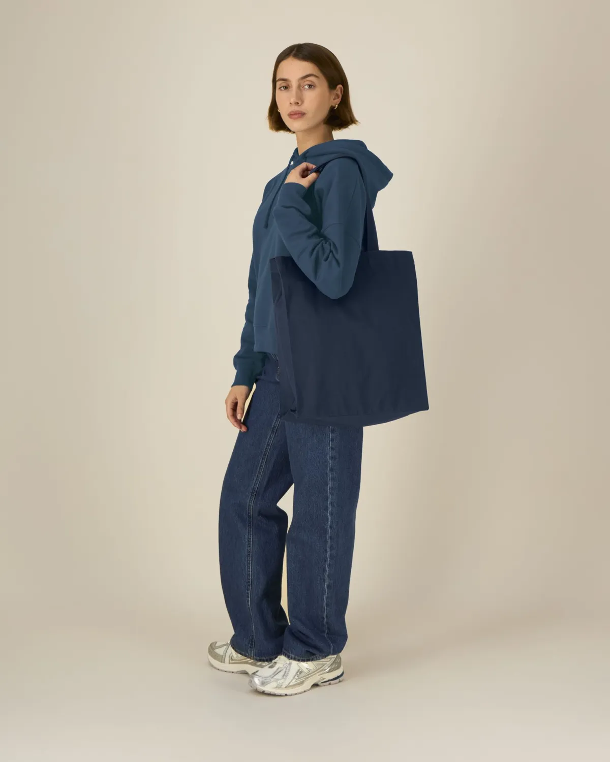 Mid Tote Bag in french navy, voorkant