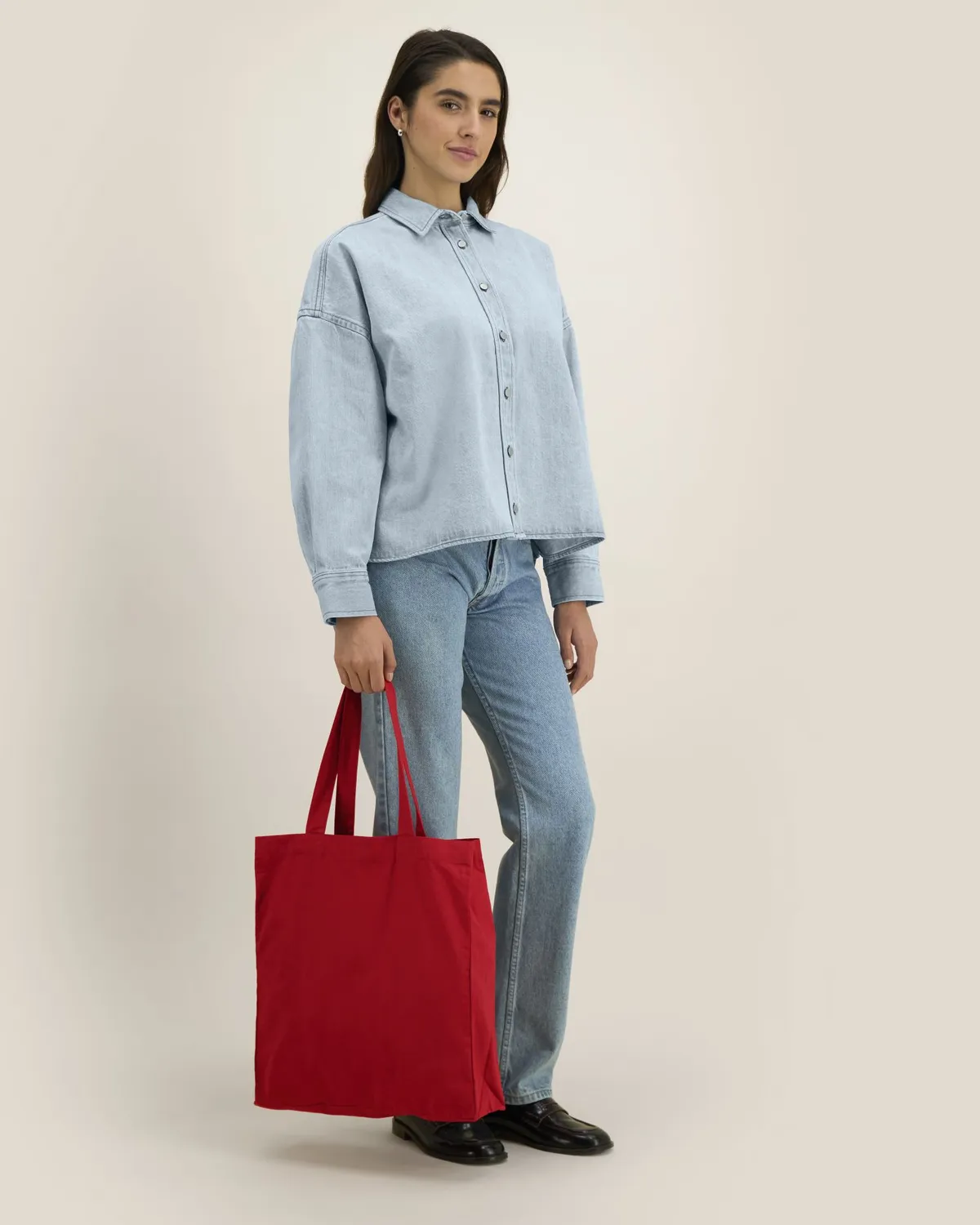 Mid Tote Bag in passionate red, voorkant