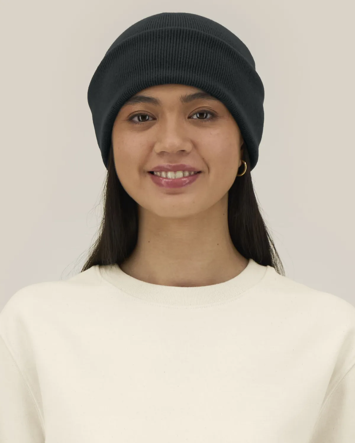 Rib Beanie 2.0 in black, voorkant