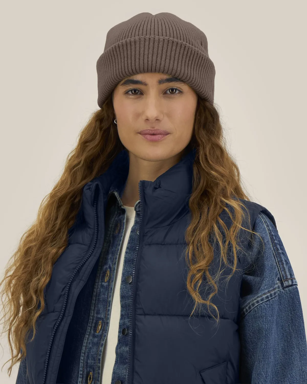 Fisherman Beanie 2.0 in mocha, voorkant