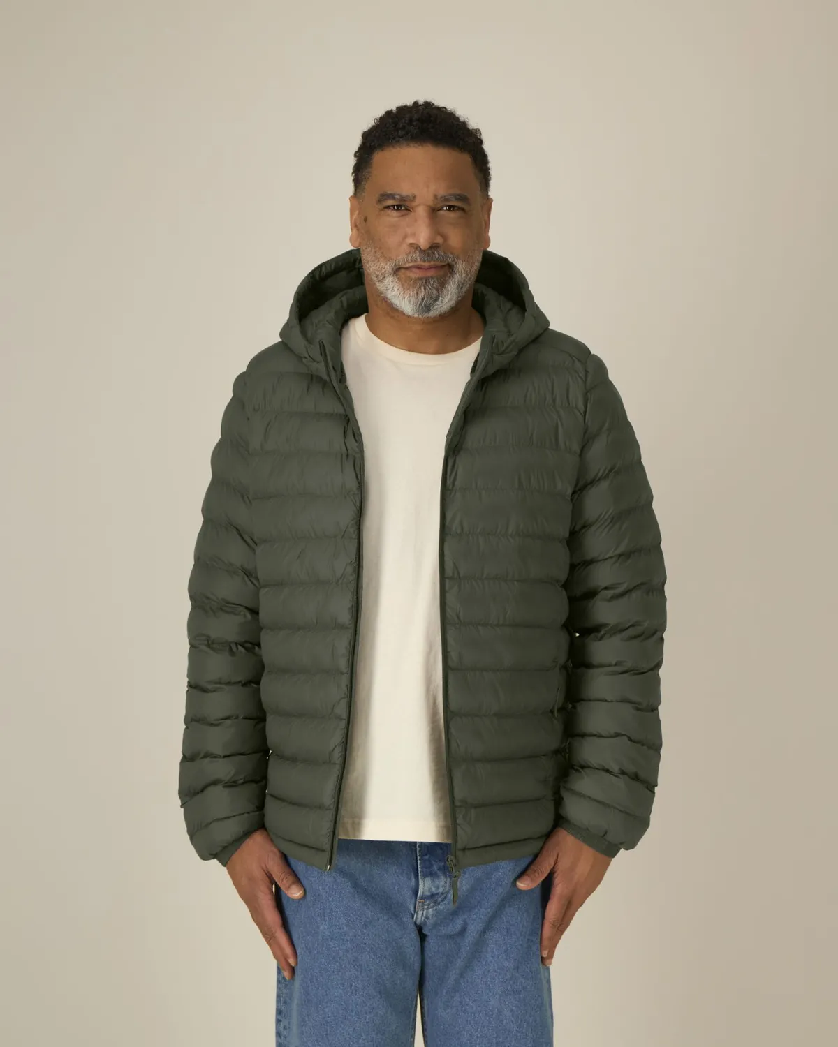 Stanley Voyager 2.0 in khaki, voorkant