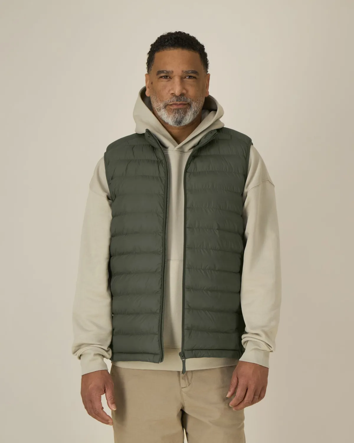 Stanley Climber 2.0 in khaki, voorkant