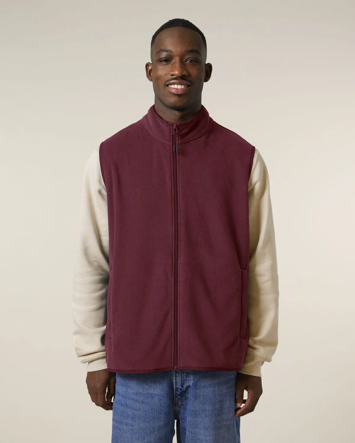 Stanley Quester in burgundy, voorkant