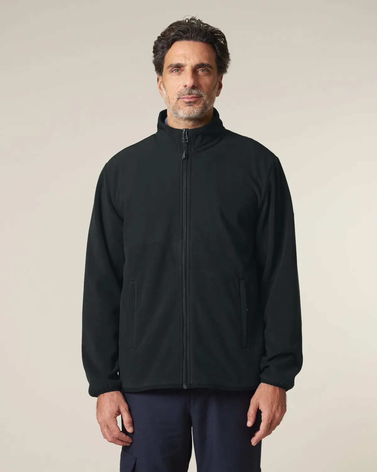 Trekker in black, voorkant