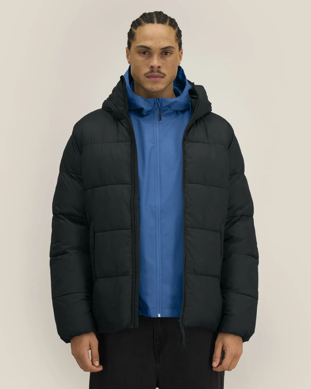 Puffer 2.0 in black, voorkant