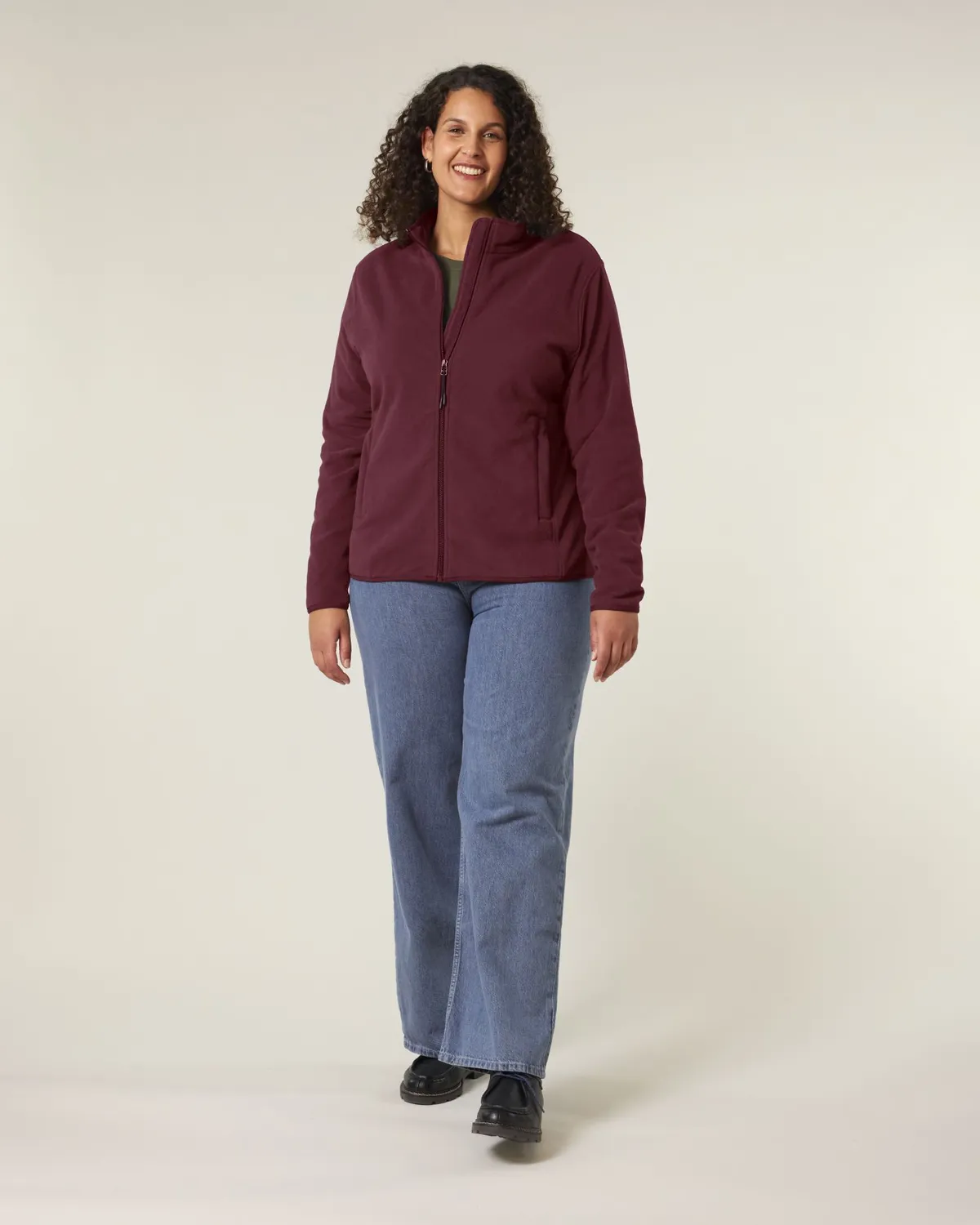 Stella Guider in burgundy, voorkant