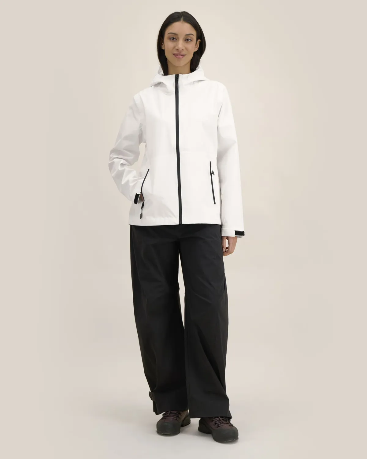 Stella Stormer in off white, voorkant