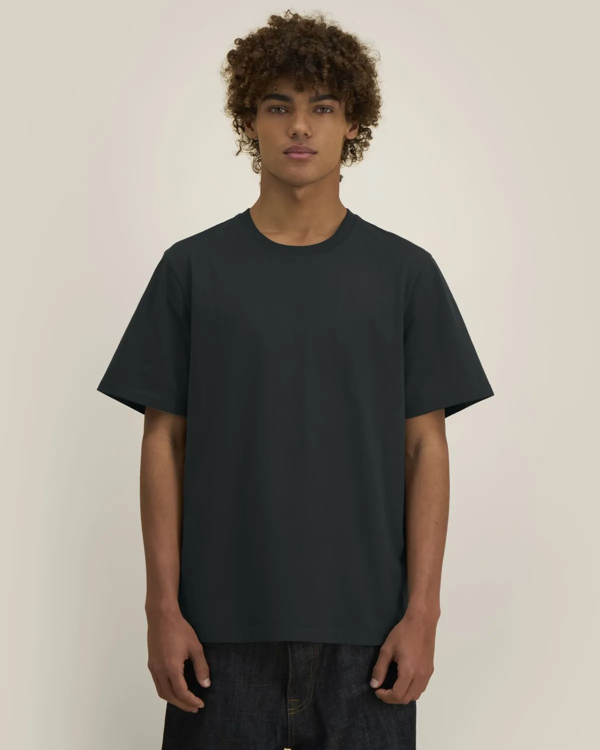 Reeser in black, voorkant