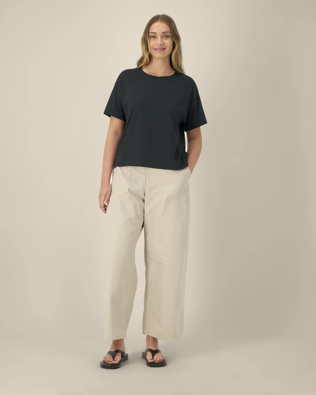 Stella Etta in black, voorkant