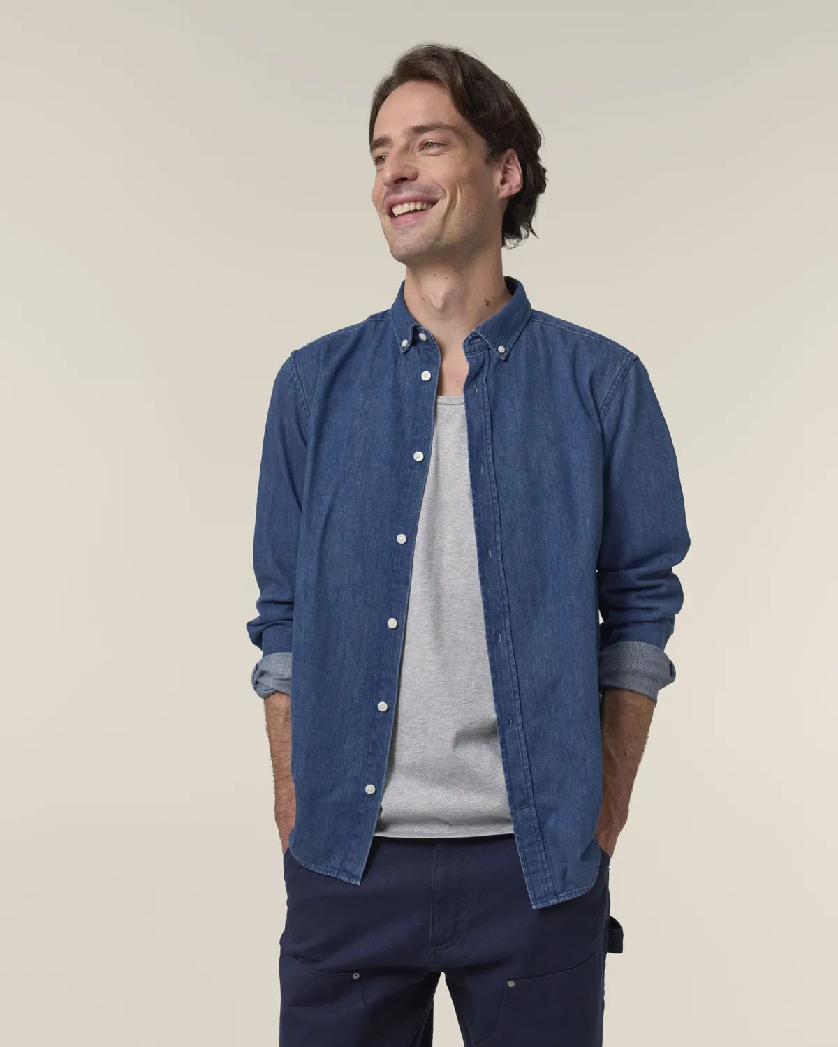 Stanley Denim Shirt in mid wash, voorkant
