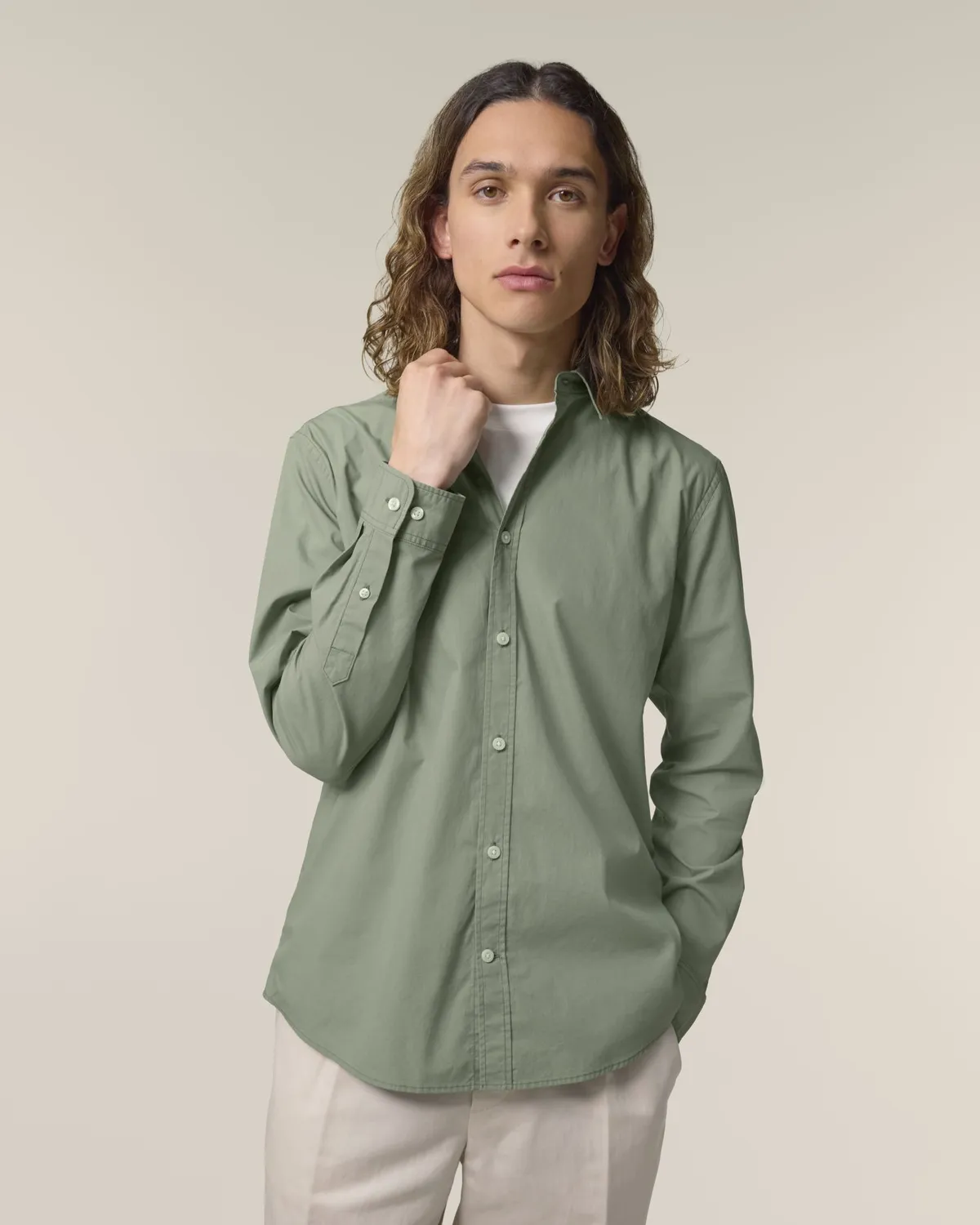 Stanley Styler Shirt in soft khaki, voorkant