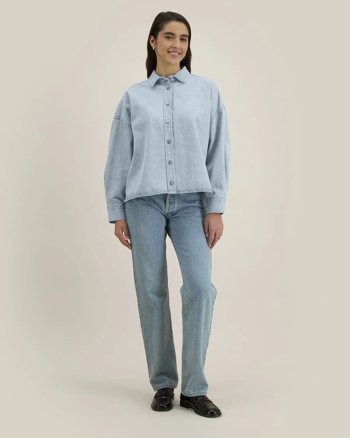 Stella Ember in light wash, voorkant