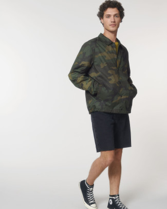 Coacher AOP in camouflage, voorkant